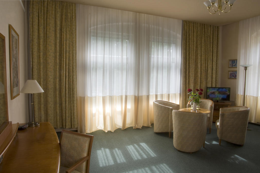 Dr. Adler Spa & Kurhotel Франтишкови-Лазне Экстерьер фото
