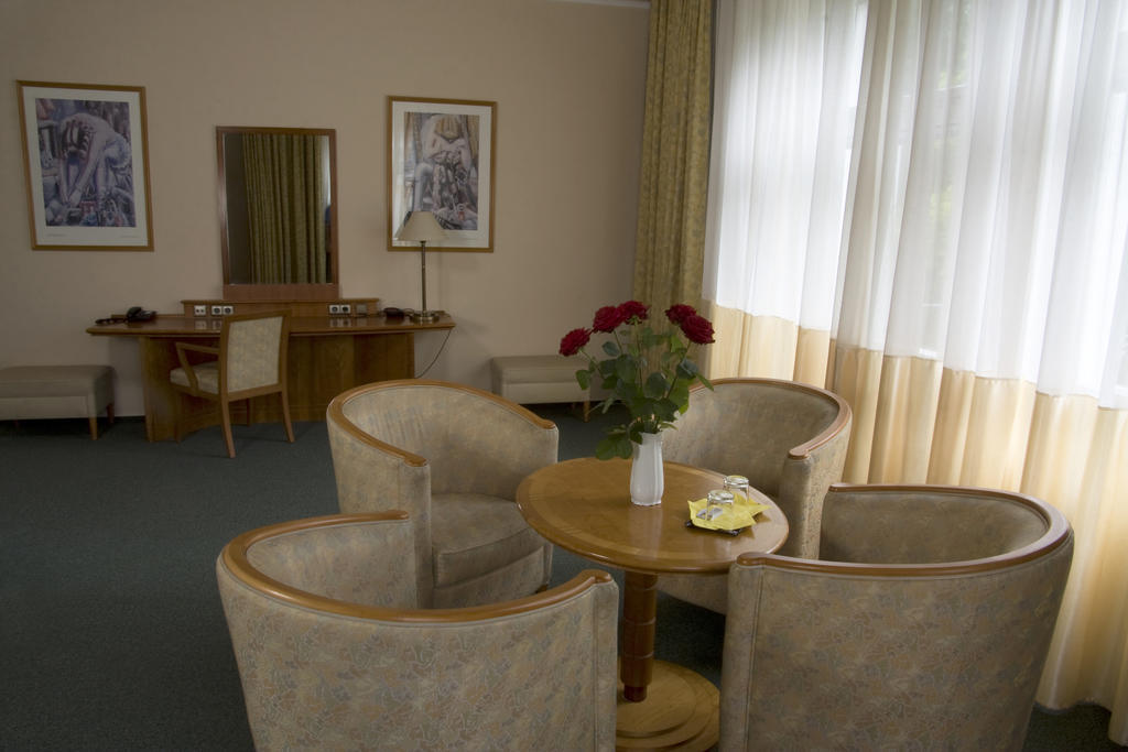 Dr. Adler Spa & Kurhotel Франтишкови-Лазне Экстерьер фото