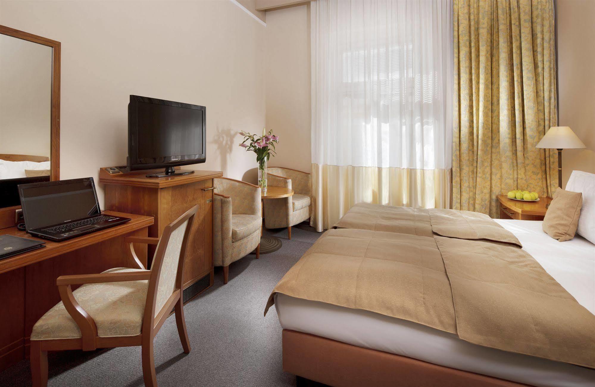 Dr. Adler Spa & Kurhotel Франтишкови-Лазне Экстерьер фото